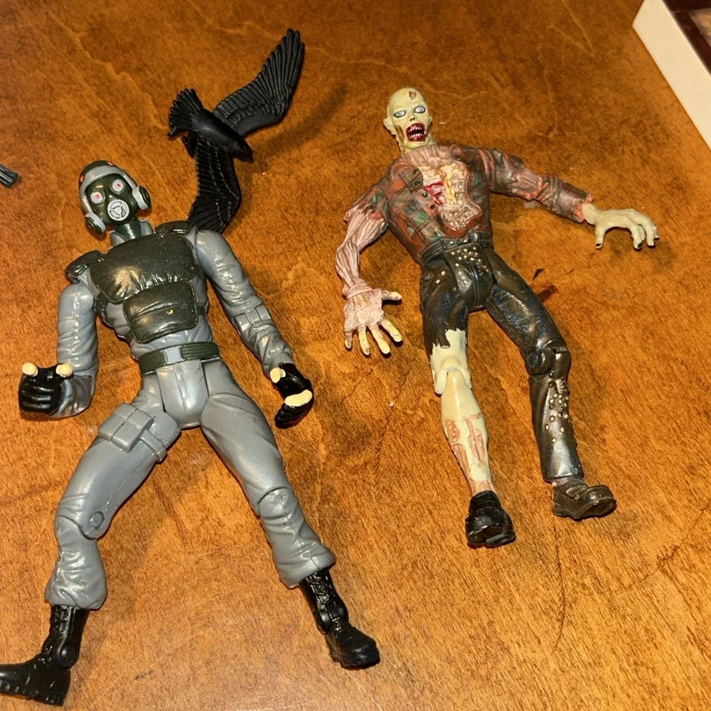 HUNK ZOMBIE CROW ToyBiz Resident Evil Toy Biz Biohazard Figure Bundle Set Lot C2
